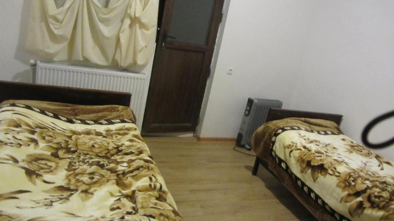Guest House Adelina Mestia Buitenkant foto