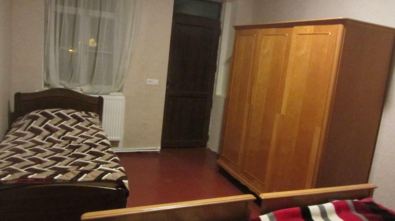 Guest House Adelina Mestia Buitenkant foto